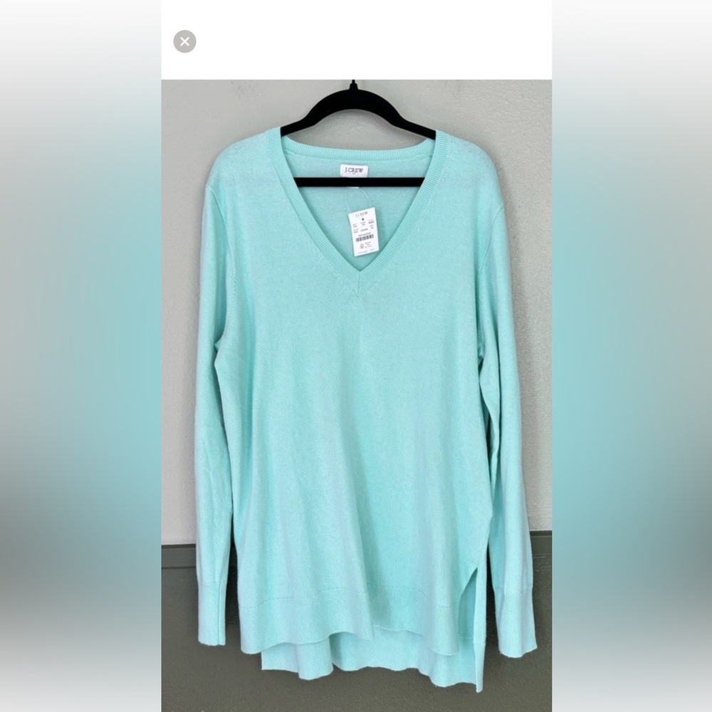 J. Crew Mint Green V-Neck Lightweight Sweater Size M